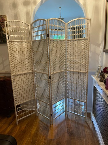 Panel woven room divider - divider, —